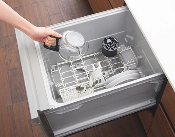 Washing the filter and glass server in a dishwasher