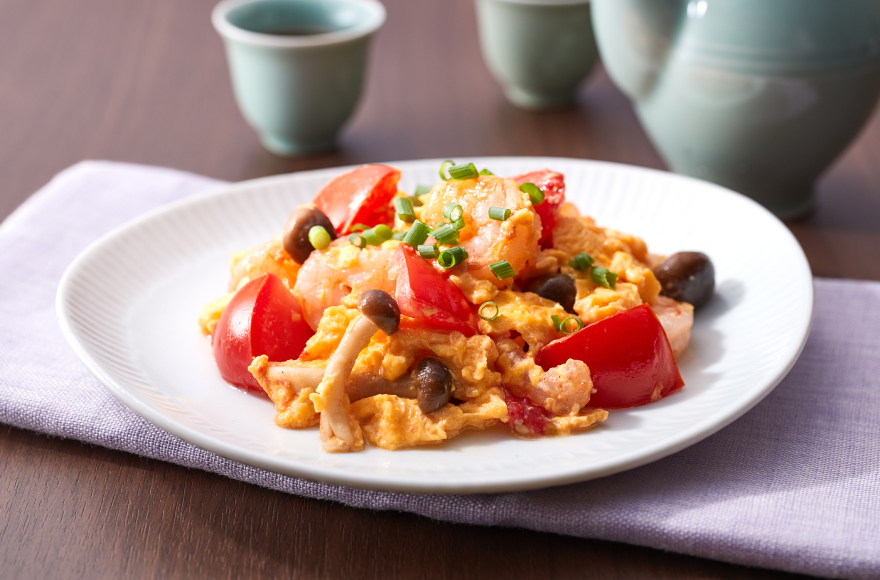 stir-fried shrimp and tomato with eggs