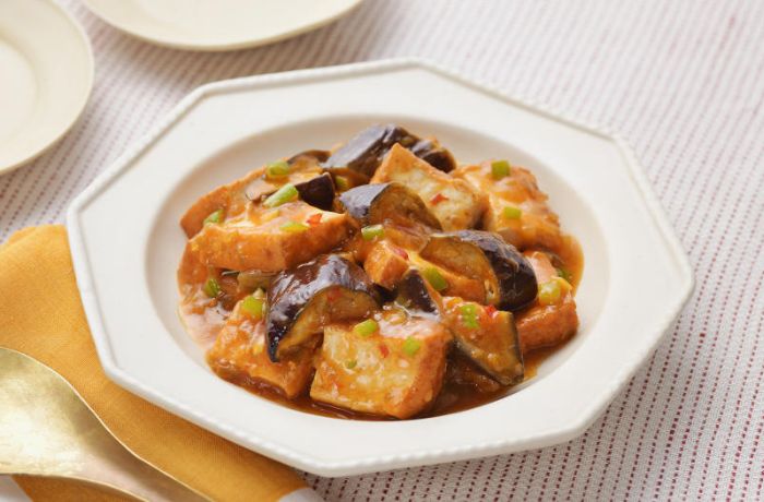 Deep-fried tofu and eggplant chili sauce