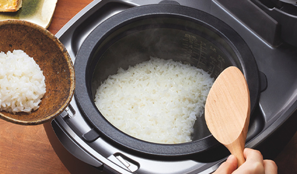 Special Rice Cooking Settings and Warming Technology image