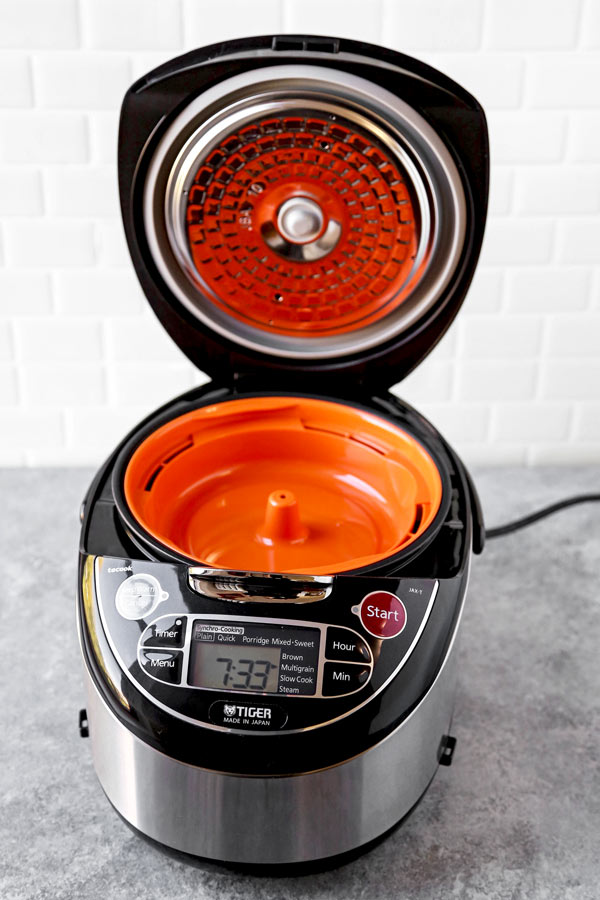 https://www.tiger-corporation.com/wp-content/uploads/2023/02/how-to-clean-tiger-rice-cooker-2-75729a04aeebeb072d7672d9f8827636.jpg